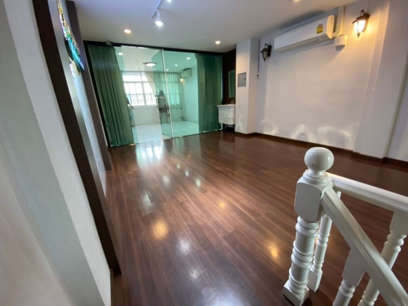 SALE โฮมออฟฟิศ เอกมัย 07