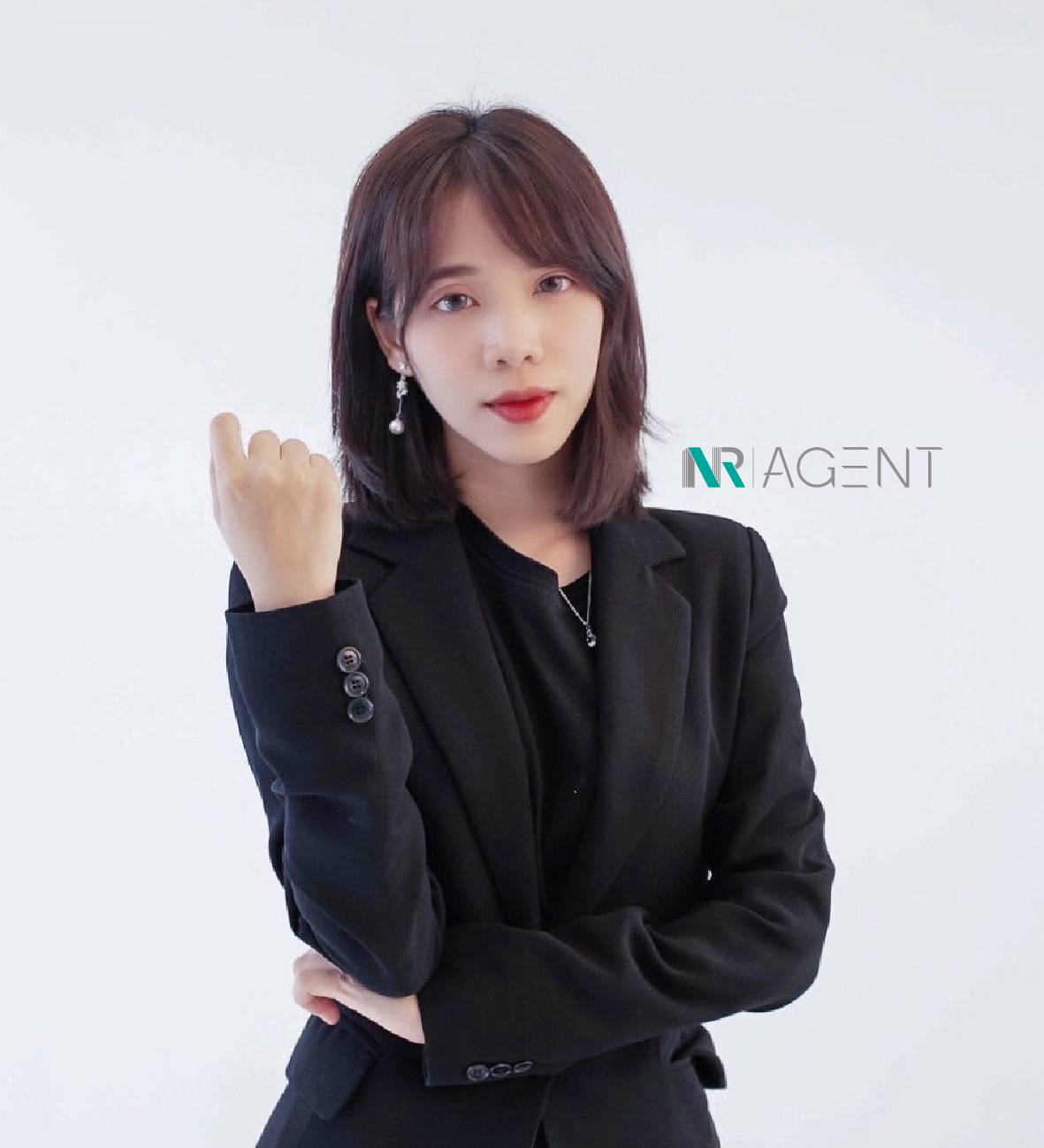 Thaninthorn Markdee - Profile