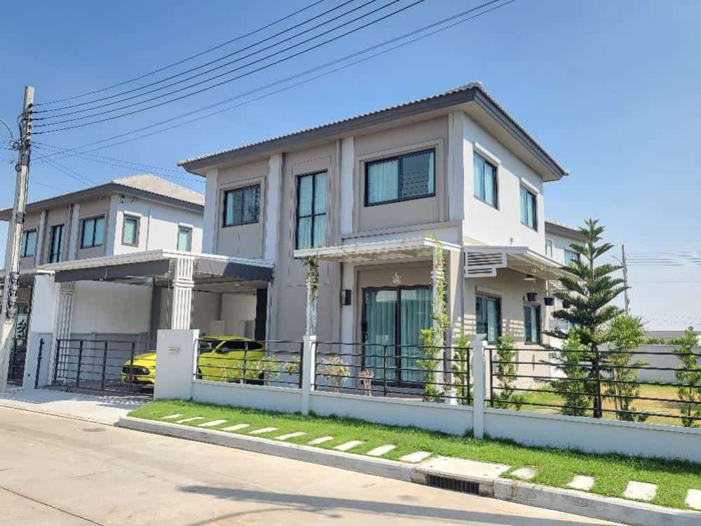 Grande-Pleno-Ramintra-Wongwaen-01