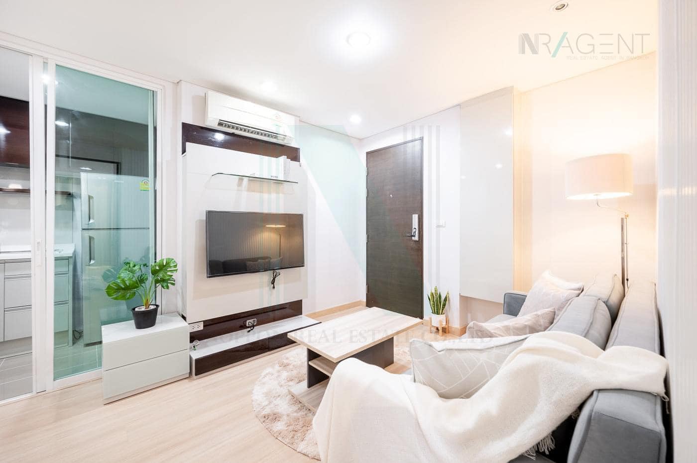 0-40100-dd1808fe105c09bb6a6531627bd29781-1